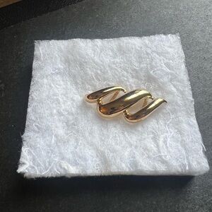 Premier Designs Gold Abstract Brooch
